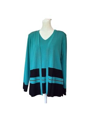 Exclusively Misook Size S and M twin set. Turquoise black career essential